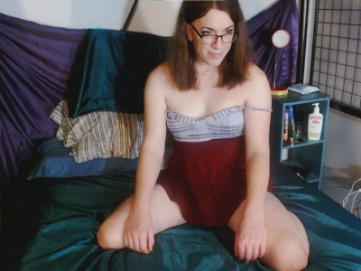 Trans camgirl with a big dick. I'll top AND bottom for you! ;)